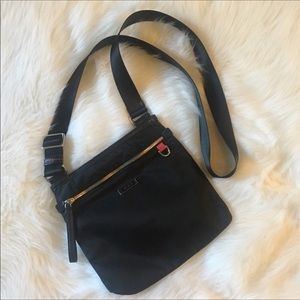 Tumi Black Crossbody Voyageur Canton